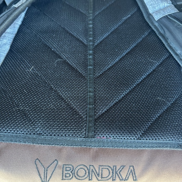 Bondka Heavy duty padded Laptop Backpack EUC - Picture 4 of 9